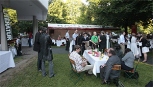 Leute im ORF Park