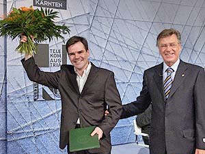 Uwe Tellkamp und Bürgermeister Harald Scheucher (Bild: ORF - Johannes Buch)