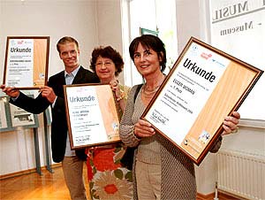 Die Gewinner der drei Kategorien des Schaufensterwettbewerbs 04 vereint. (Foto: ECC Publico Kärnten)